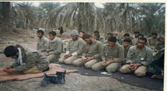نماز راه سعادت انسان را هموار می‌کند