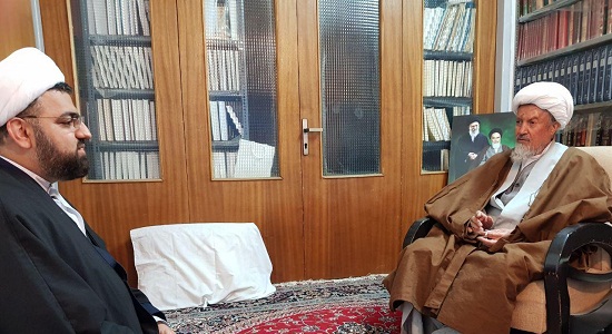 تقدیر آ‌یت الله مؤمن از خدمات و فعالیت های نهاد نماز جمعه قم