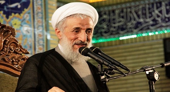 نماز زنجیرهای تعلق انسان را قطع می‌کند