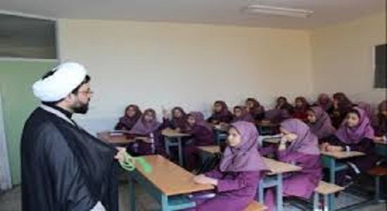   ۷۰ گفتمان دینی با موضوع نماز در مدارس سرایان برگزار شد. 