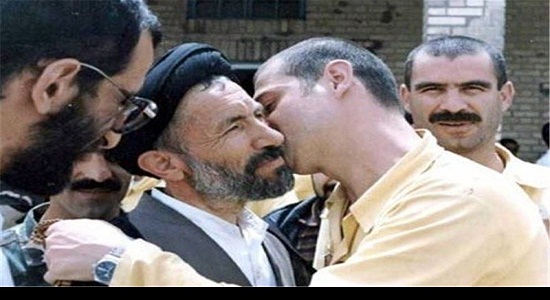 پدربزرگ گفت: همیشه آرزو داشتم یک‌بار پشت سرت نماز بخوانم.