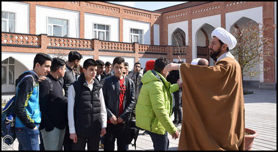  اقامه نماز جماعت یک هزار روحانی در مدارس استان  گلستان