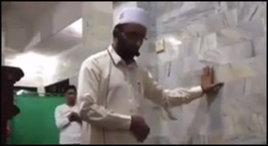 وقوع زلزله 7 ریشتری هنگام اقامه نماز در اندونزی