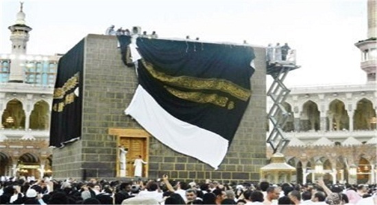مراسم تعویض پرده خانه خدا