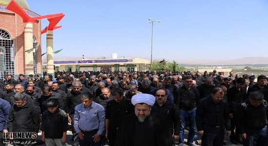 اقامه باشکوه نماز ظهر عاشورا در ۳۰۰ بقعه متبرکه شاخص فارس 
