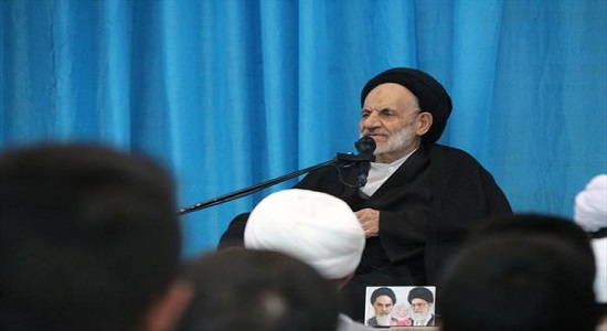 نمازی که با شرک و کفر مبارزه نداشته باشد فایده ای ندارد