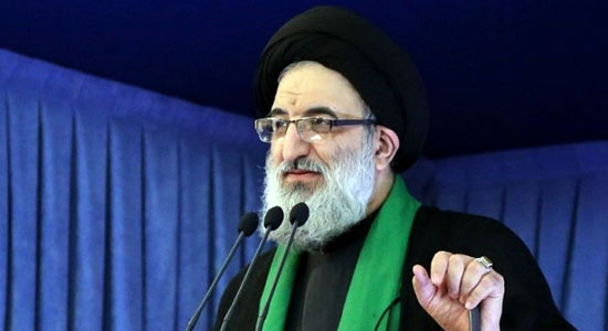 نماز، پندارهای باطل را از انسان دور می‌کند
