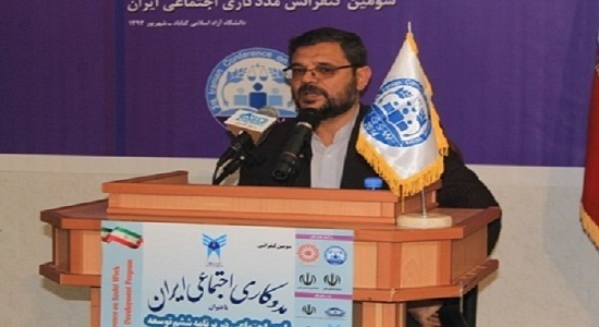 اقامه نماز های سه گانه به صورت جماعت در زندان ها 