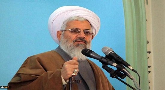 دین انسان با نماز کامل می شود