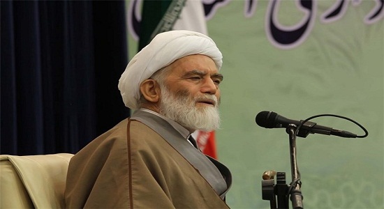 نماز بزرگترین نماد رعایت ادب در پیشگاه خداوند است