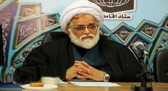 متأسفانه همچنان نماز، این فریضه الهی غریب است.