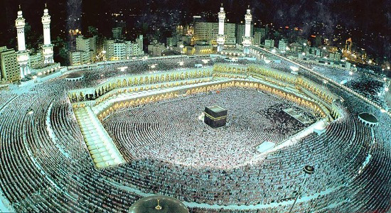 قبله کجاست؟ نماز خواندن در داخل کعبه چگونه است؟