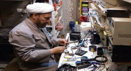 مخترعی که امام جماعت محله است
