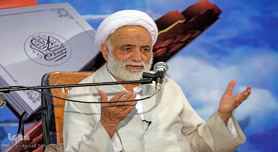 نماز برای کشور است وگرنه پیشرفت‌ها تنها در کشور ایران رخ نمی‌دهد