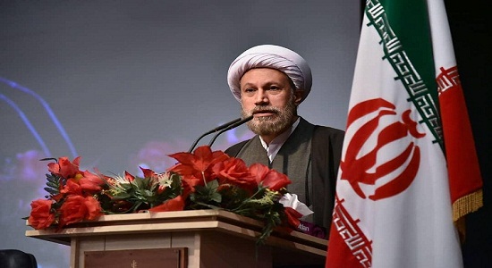 به وسیله نماز می‌توان خود را از تكبر دور كرد