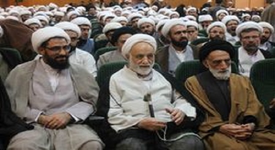 به آقای جهانگیری نامه نوشتم که در زمان شما توجه به نماز کمرنگ شده است.