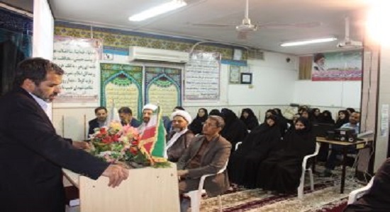 سوادآموزان پیشگام اقامه نماز اول وقت باشند