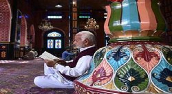 استقبال گسترده مردم کشمیر از نماز جماعت در ماه رمضان