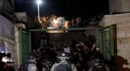  شرکت 200 هزار روزه دار فلسطینی در نماز جمعه