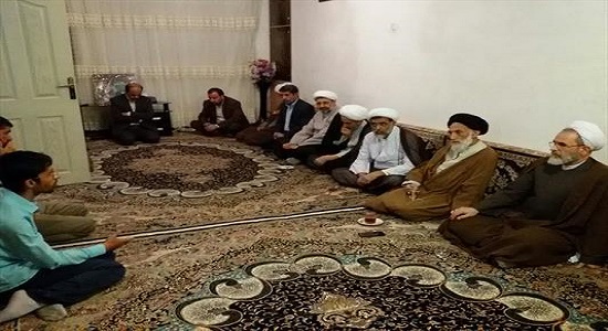 آیت الله اعرافی به منزل طلبه شهید همدانی رفت