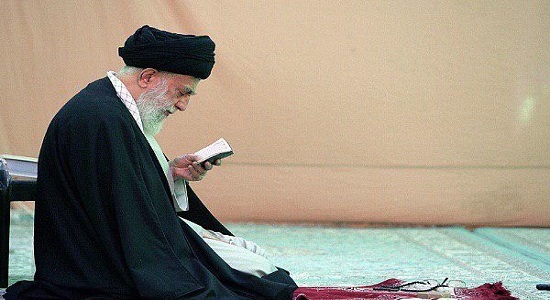 حضور رهبر انقلاب در مسجد مقدس جمکران 