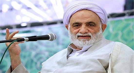 بسیاری از مشکلات انسان با نماز برطرف می‌شود/ایران هزاران محافظ قرآن دارد