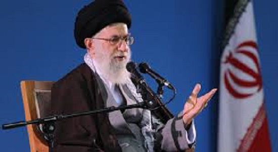  امام خامنه ای:نماز بی توجه و بدون حضور قلب سبب قساوت قلب می شود!