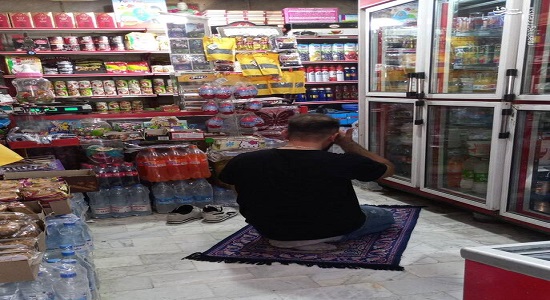 کاسب نماز اول وقت خوان