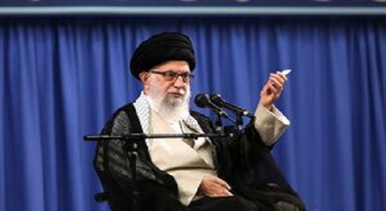 امام خامنه ای؛ مشکل اساسی مردم در طول تاریخ عبودیّتِ غیر خدا بوده است