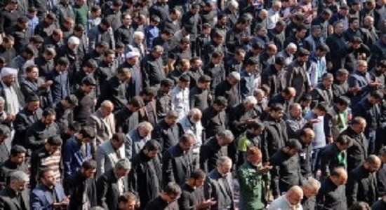 اقامه نماز ظهر عاشورا در حرم کریمه اهل‌بیت(ع) و مسجد مقدس جمکران