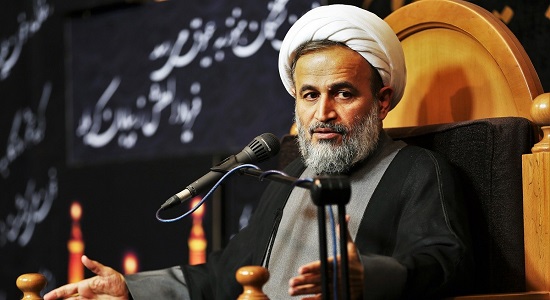 راه‌حلی برای داشتن حالِ بهتر سر نماز (حجت الاسلام پناهیان)