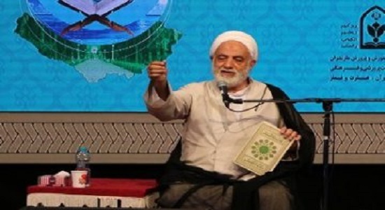 نماز خواندن در کنار دانش‌ آموزان از مصادیق امر به‌ معروف عملی است