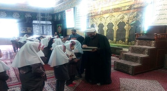 کار امام جماعت فقط در چهاردیواری مسجد نیست