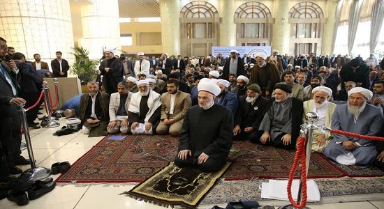 اقامه نماز وحدت در کنفرانس وحدت