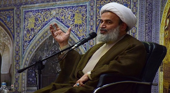 نماز توأم با ادب و خضوع انسان را از گناه باز می‎دارد