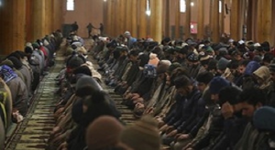 اقامه نماز جمعه در مسجد جامع کشمیر پس از ۱۹ هفته