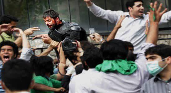 استمداد امام خامنه ای از نماز در فتنه 88