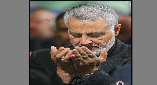 نماز خداحافظیِ حاج قاسم پشت سر یکی از مراجع تقلید