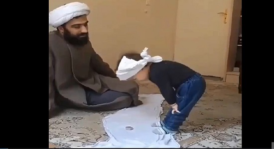والدین و فرزندان نماز خوان 