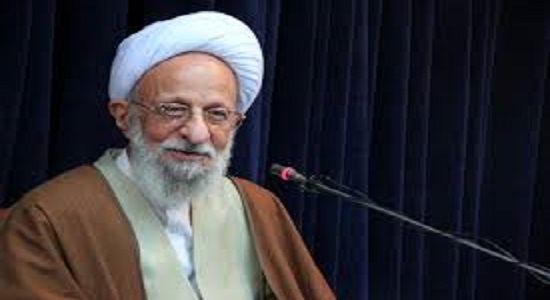 حضور آیت الله مصباح یزدی در نماز جماعت برادران اهل‌سنت در جریان سفر به کشور مالزی (خرداد و تیر ۱۳۸۵)