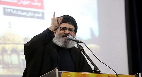 در دو جایگاه شهید سلیمانی به خاک می افتاد، یکی اقامه نماز و دیگری زمان ... 