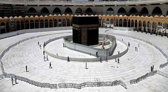 وزیر امور اسلامی عربستان در مورد زمان بازگشایی مساجد پاسخ داد