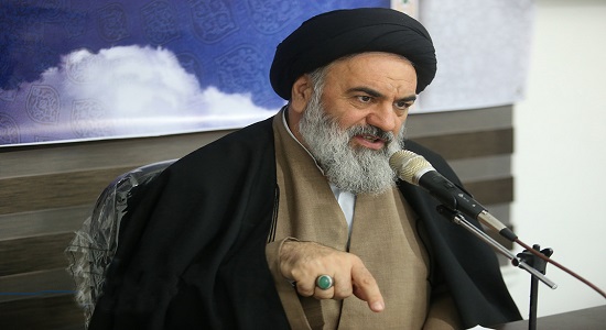 میزان توجه مسئولان به اقامه نماز در ادارات بررسی شود