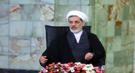 برپایی نماز عید فطر به‌صورت جماعت واجب نیست