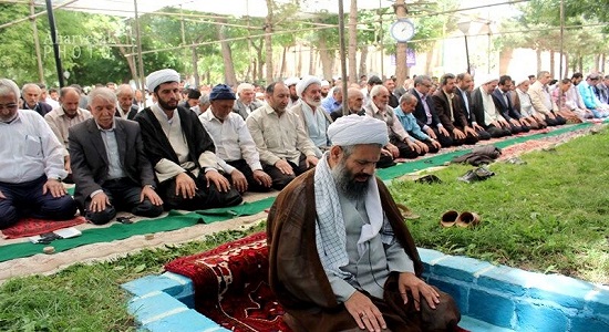 برگزاری نماز جماعت در بوستان های سراسر کشور