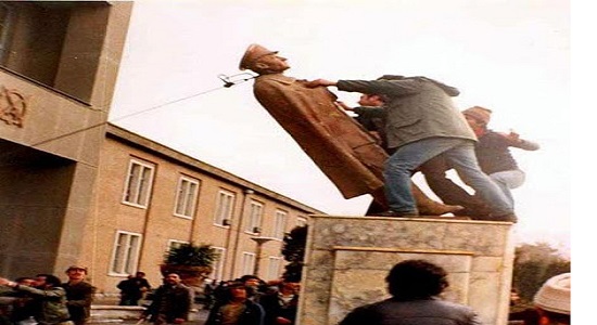 نماز نخواندن بر جنازه رضاخان