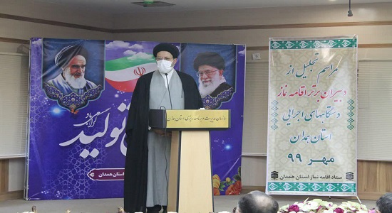 تربیت واقعی جامعه در گرو توجه به نماز