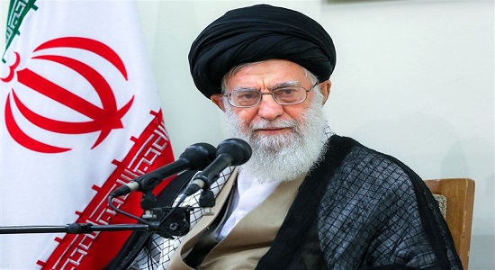 امام خامنه‌ای: فقدان آیت‌الله مصباح خسارتی برای حوزه‌ی علمیه و معارف اسلامی است/ سوگوار این برادر قدیمی هستم