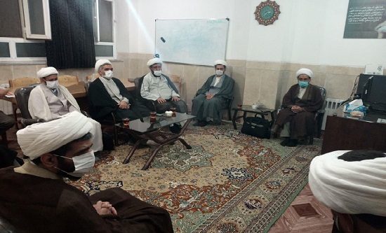 نقش اصلی اساتید در شکافتن بذر علم و دانش و ایمان و تقوا در دل دانش پژوه 