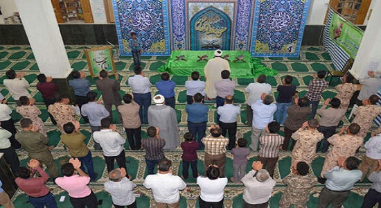 نماز جماعت را ترك مكن !